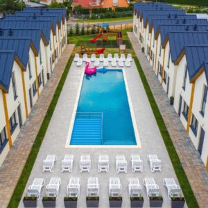 Basen 20x5m wyloożony folia Renolit_Easy-Resize.com