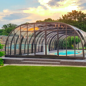 Basen prywatny zadaszenie wysoki_Easy-Resize.com